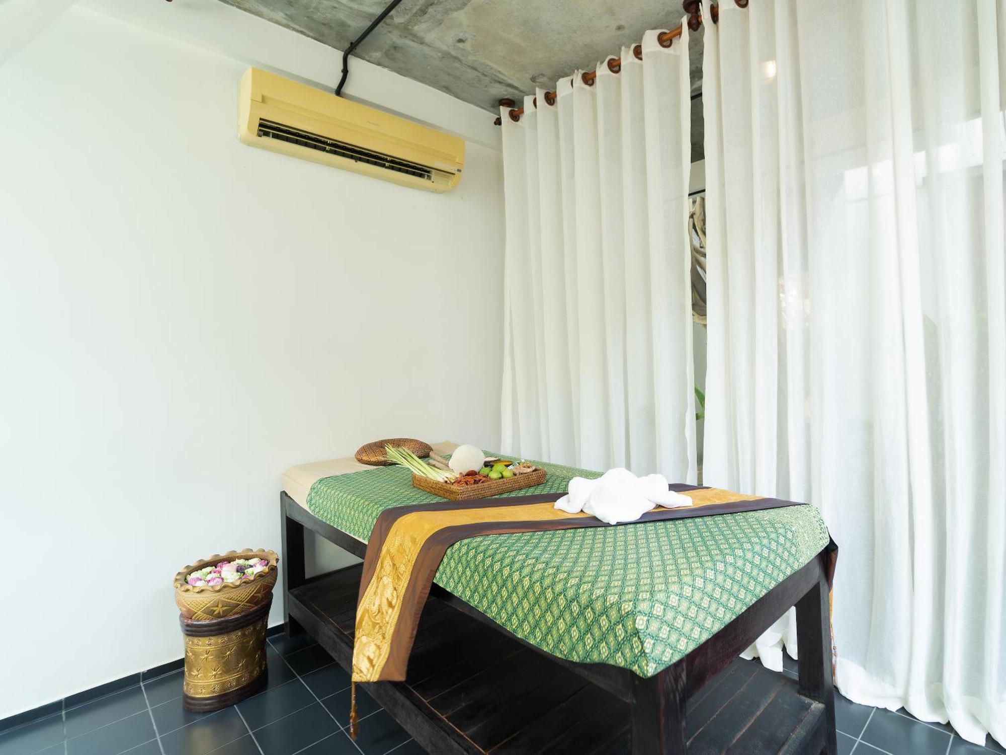 Tunnel Urban Retreat Hotel Siem Reap Exterior photo