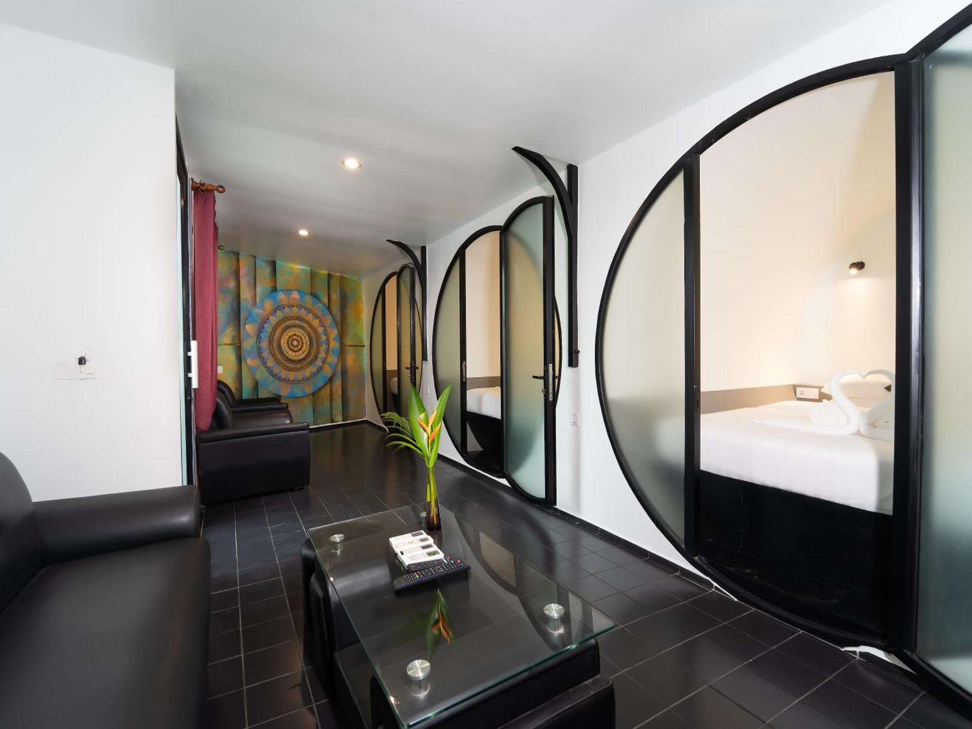 Tunnel Urban Retreat Hotel Siem Reap Exterior photo