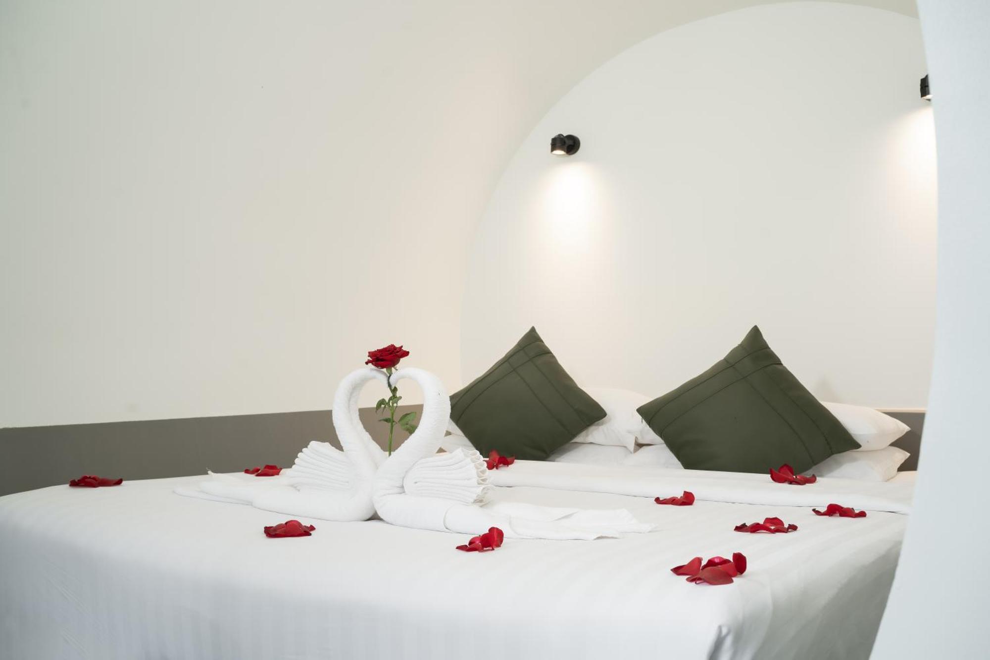 Tunnel Urban Retreat Hotel Siem Reap Exterior photo