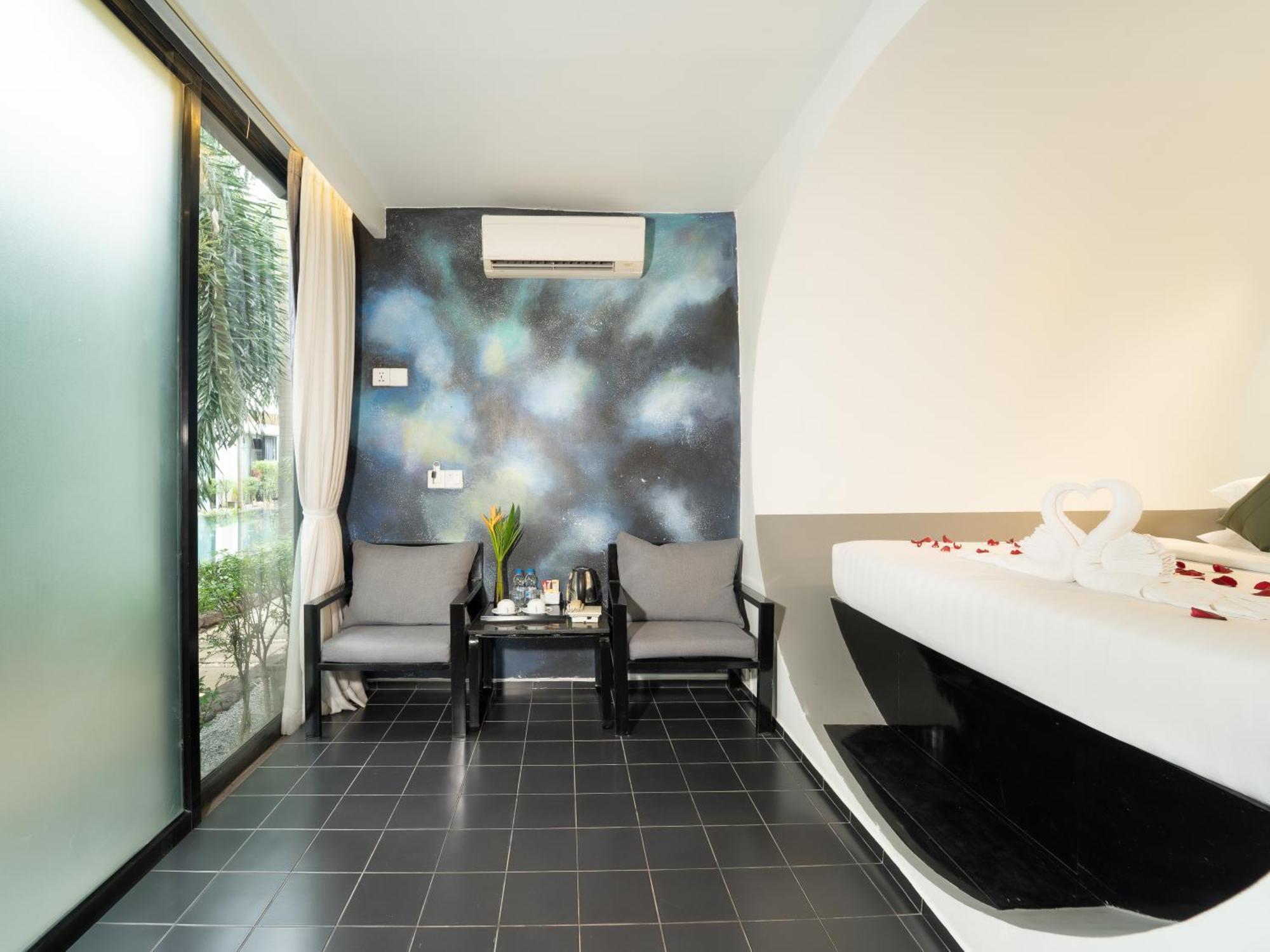 Tunnel Urban Retreat Hotel Siem Reap Exterior photo