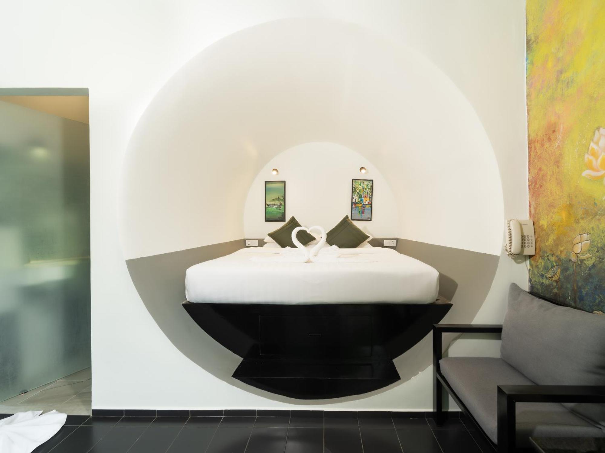 Tunnel Urban Retreat Hotel Siem Reap Exterior photo